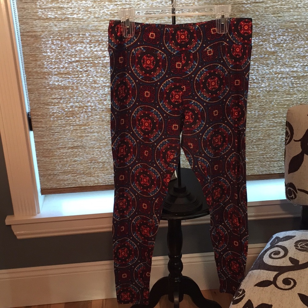 LuLaRoe TC Leggings. Reds and Blues